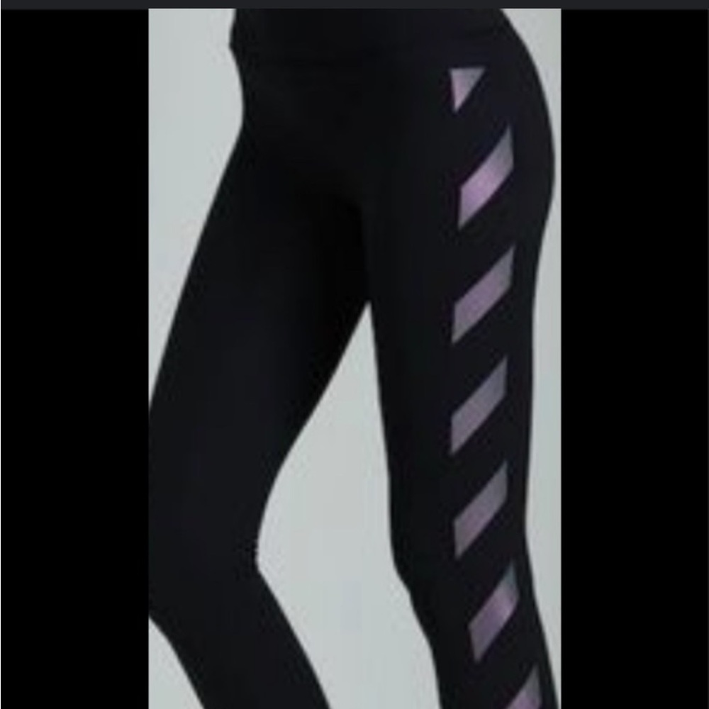 Noli Yoga Black Line Prismatic High Rise Legging in Black. Size XS